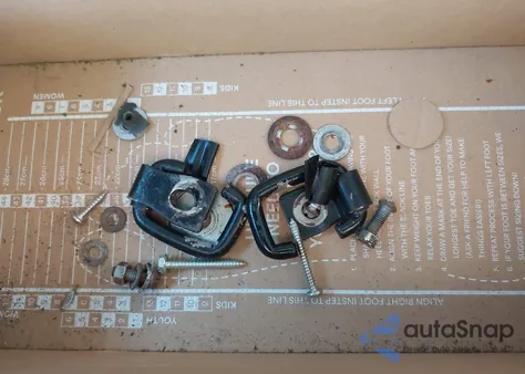 2002 Isuzu Rodeo Sport S 3.2L V6 Hard Top/S 3.2L V6 Soft Top из США, поврежденный, VIN 4S2CK57W324325997